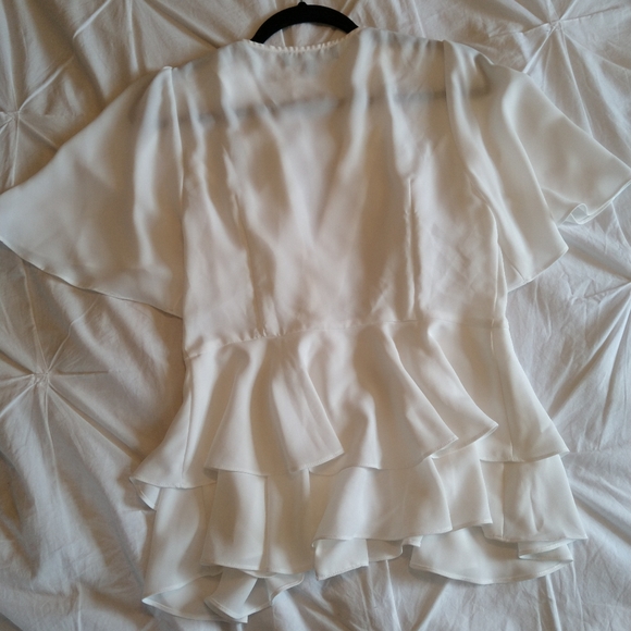 White blouse - Picture 4 of 5